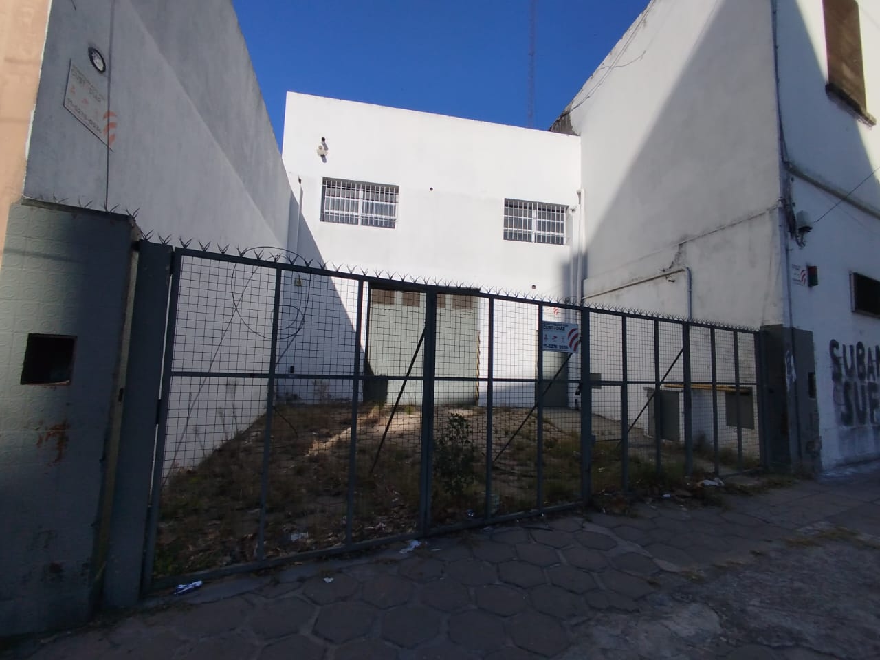 Galpón con entrada para camiones en VENTA -Parque Patricios-